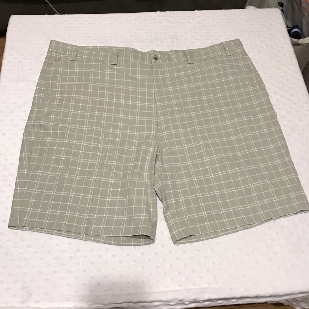 Roundtree & Yorke Men's Tan Plaid Shorts Men’s Size 46 Lightweight